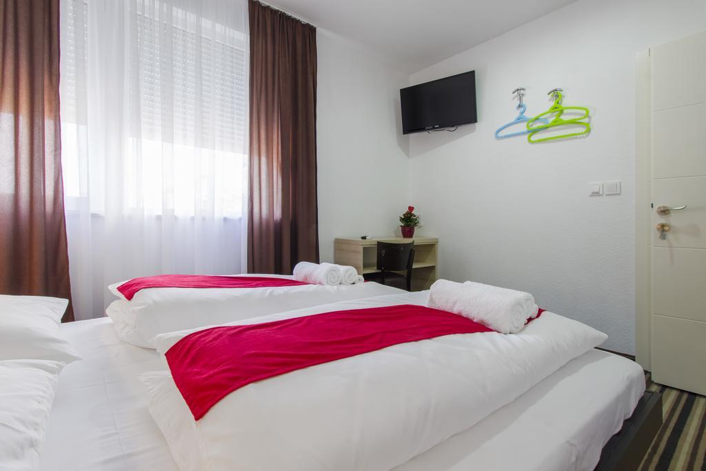 שיבניק Parkcity Rooms מראה חיצוני תמונה